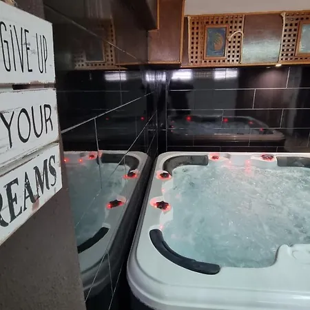 Summertime - Private Jacuzzi&bikes, 800m