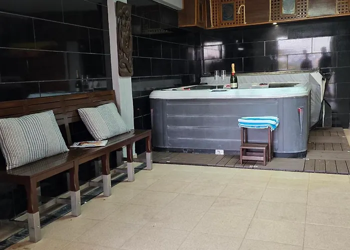 Holiday home Summertime - Private Jacuzzi And Bikes, 800m