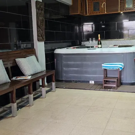 Holiday home Summertime - Private Jacuzzi And Bikes, 800m