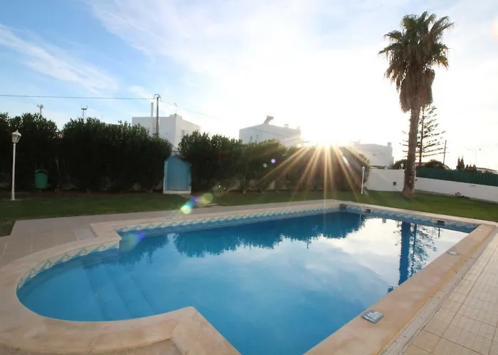 Summertime - Private Jacuzzi And Bikes, 800m Casa de Férias Albufeira