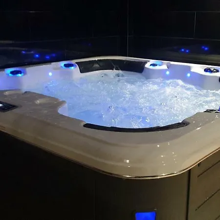 Summertime - Private Jacuzzi And Bikes, 800m